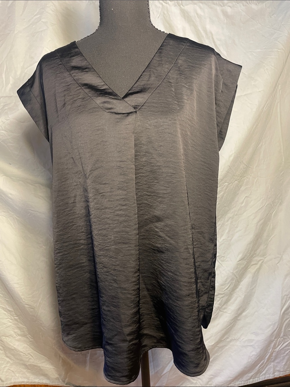 LOFT Black Satin V-Neck Cap-Sleeve Tunic